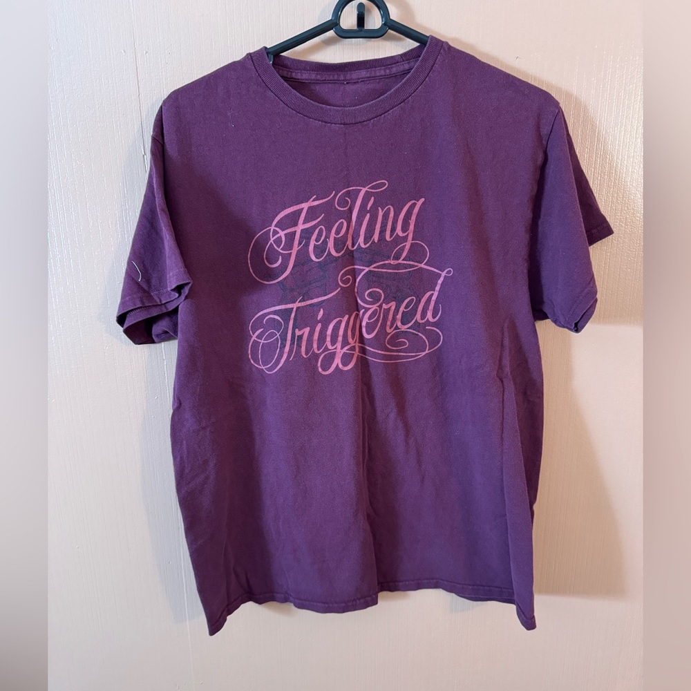 Feeling Triggered Graphic Tee L | Purple Pink Script T-Shirt Trendy